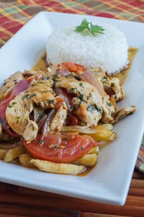 Pollo Saltado Recipe, Saltado Peruvian, Peruvian Chicken, Onions And Tomatoes, Peruvian Style, Peruvian Dishes, South American Recipes, Lomo Saltado, Peruvian Cuisine