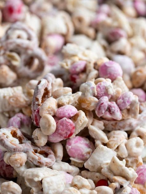 Mix of cereal, pretzels, peanuts, and m&m's, all tossed together with plenty of white chocolate. Perfect no bake recipe, made in less than 10 minutes!  Great for any holiday! #chexmix #snackmix #whitetrash #whitechocolate #trailmix #nobake #dessert #easyrecipe Sweet Chex Mix, Honey Baked Ham Recipe, Sweet Chex, Nobake Dessert, Ham Recipes Baked, Peanut Butter Cup Cheesecake, The Chunky Chef, Chunky Chef, Chocolate Melting Wafers