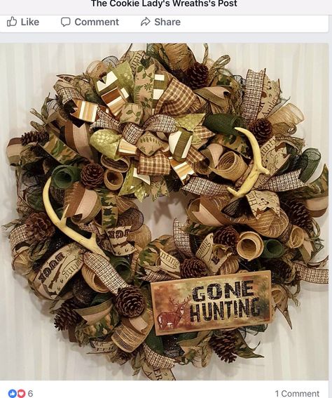 Handyman Wreath, Duck Hunting Wreath, Hunting Wreath Ideas, Hunting Wreath, Fishing Wreath, Hunting Crafts, Barn Christmas, Floral Door Wreaths, Deer Decor