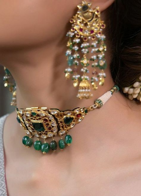 Choker or chick ?
Zambian emerald, syndicate polki , 916 gold necklace Pearls Jewellery, Jaipur Jewelry, Rajputi Jewellery, Kundan Jewellery Bridal, Gold Temple Jewellery, Choker Necklace Designs, Modern Gold Jewelry, Choker Designs, Bridal Jewelry Vintage