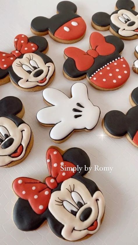 Minnie And Mickey Cookies, Mickey And Minnie Cookies Decorated, Minnie Mouse Cookies 2nd Birthday, Minnie Mouse Cookies Decorated, Mickey Mouse Sugar Cookies, Minnie Mouse Sugar Cookies, Minnie Mouse Decor, Minnie Cookies, Mickey Cookies