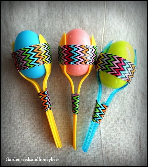 DIY Maracas - Garden Seeds and Honey Bees Diy Maracas, Maracas Craft, Music Instruments Diy, Instrument Craft, Homemade Instruments, Diy Instruments, Music Crafts, Diy Musical Instruments, Plastic Spoons