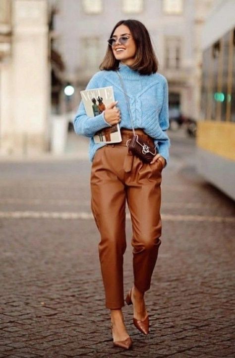 Rate This fashion ideas From ⭐1~10. SAVE & FOLLOW i will update everyweek. Color Combinations For Clothes, Brown Pants, Mode Inspo, Blue Sweater, 가을 패션, Style Mistakes, Inspiration Mode, Mode Inspiration, Work Attire