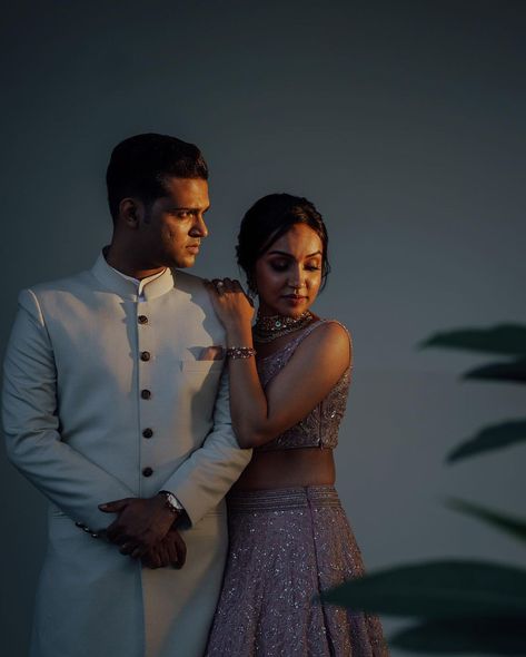 Engagement Portraits Poses, Indian Bride Poses, Indian Bride Photography Poses, Indian Wedding Poses, Bride Photos Poses, Pre Wedding Photoshoot Outfit, Engagement Photography Poses, Indian Wedding Photography Couples, Wedding Portrait Poses