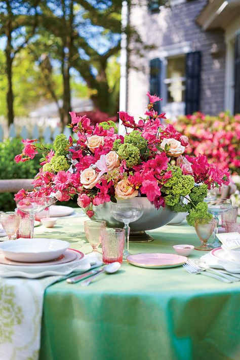 Springtime is better with this iconic flower. Azalea Wedding, Encore Azaleas, Pretty Table Settings, Azalea Flower, Spring Flower Arrangements, Oakleaf Hydrangea, Pink Azaleas, Floating Flowers, Flower Arrangements Diy