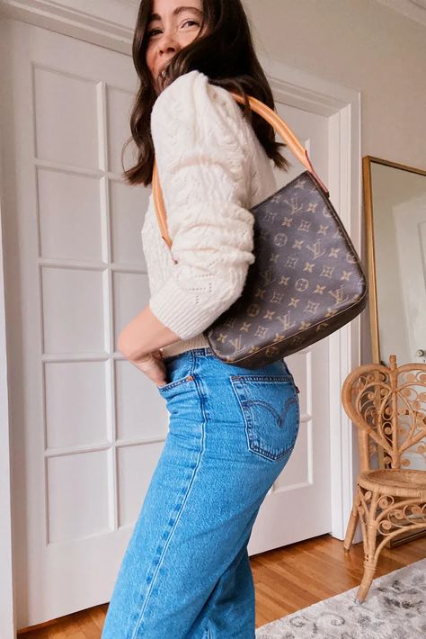 Vintage Louis Vuitton Bag Outfit, Louis Vuitton Loop Bag Outfit, Louis Vuitton Cite Bag Outfit, Louis Vuitton Loop Hobo Bag Outfit, Vintage Bag Outfit, Louis Vuitton Vintage Bag, Louis Vuitton Loop Bag, Louis Vuitton Bag Outfit, Louis Vuitton Brown Bag