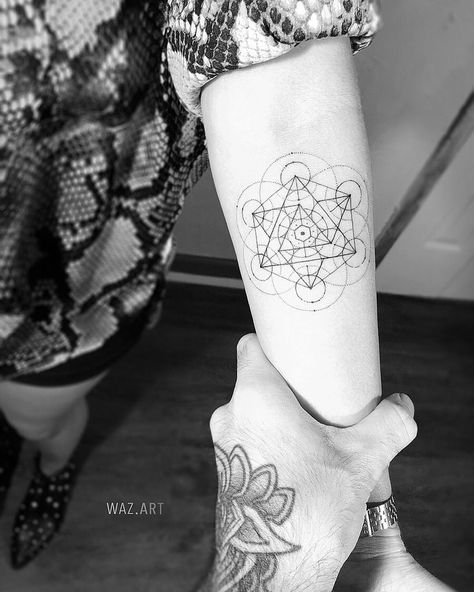 Metatron's Cube Tattoo, Metatrons Cube Tattoo Design, Metatron Cube Tattoo, Metatron Tattoo, Tattoo Sacred Geometry, Alex Tattoo, Moving On Tattoos, Fibonacci Tattoo, Spiral Flower