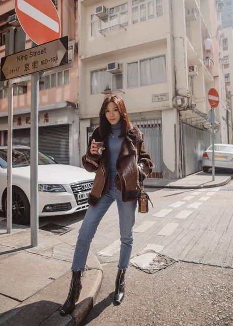 Hong Kong Winter Outfit, Jeans Ootd Ideas, Ootd Ideas Street Styles, Shearling Jacket Outfit, Jenny Tsang, Nicole Benisti, Winter Mode Outfits, Fitting Jeans, Outfit Invierno