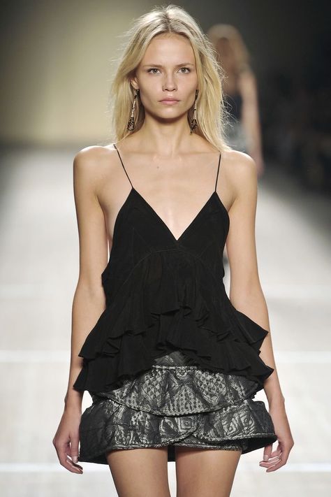 Rock Chic Outfits, Isabel Marant Runway, Isabel Marant Style, Isabel Marant Dress, Model Walk, 2009 Runway, Fest Outfits, Runway Fashion Couture, Runway Outfits