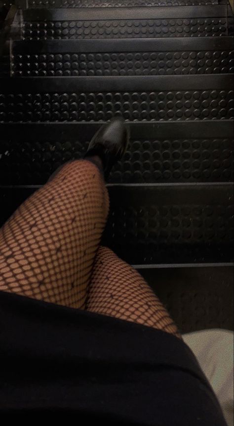 Fisher Net Tights Outfit, Black Fishnets Aesthetic, Fish Net Tights Outfit Aesthetic, Fish Net Aesthetic, Fishnet Tights Outfit Aesthetic, Fishnets With Dress, Fishnet Aesthetic Grunge, Fishnet Stockings Outfit Aesthetic, Fishnet Outfit Classy