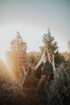 Christmas Tree Photoshoot, Christmas Tree Farm Pictures, Tree Farm Pictures, Tree Farm Engagement, Tree Farm Photo Shoot, Christmas Tree Farm Photo Shoot, Christmas Tree Farm Photos, Farm Engagement Photos, Christmas Couple Photos