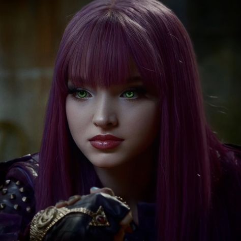 Descendants 2 Uma, Descendants 2015, Disney Descendants Mal, Descendants Pictures, Estilo Blair Waldorf, Disney Descendants 2, Descendants Wicked World, Mal Descendants, Dr Facilier