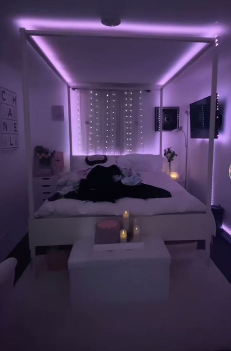 Luxury Bedroom Black, Luxury Bedroom Aesthetic, Bedroom Aesthetic Black, Black Luxury Bedroom, Girl Apartment Decor, Neon Bedroom, Luxury Room Bedroom, Black Bedroom Furniture, Chill Room