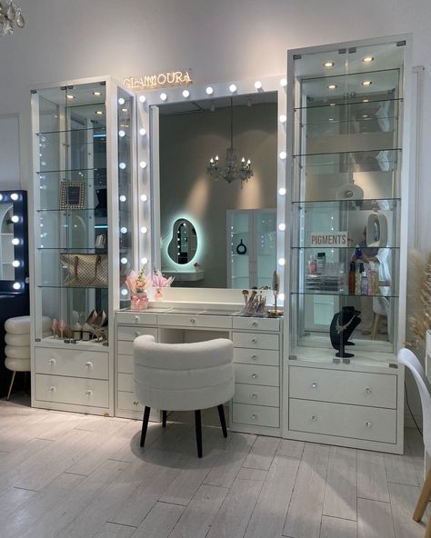 Vanity goals: making elegance meet purpose ✨💄 Transform your vanity space into a sanctuary of style and efficiency. Are you considering a bedroom revamp or looking to purchase your dream vanity? We provide customisation options tailored to your preferred size, colour, and design. Check out the link in our bio to begin transforming your space today and enjoy a 10% discount online. You can also chat with our friendly team for personalized assistance. We offer customisation options tailored to... Huge Vanity, Vanity Goals, Cute Vanity, Makeup Studio Decor, Bedroom Revamp, Dream Vanity, Vanity Space, Luxury Vanity, Vanity Seat