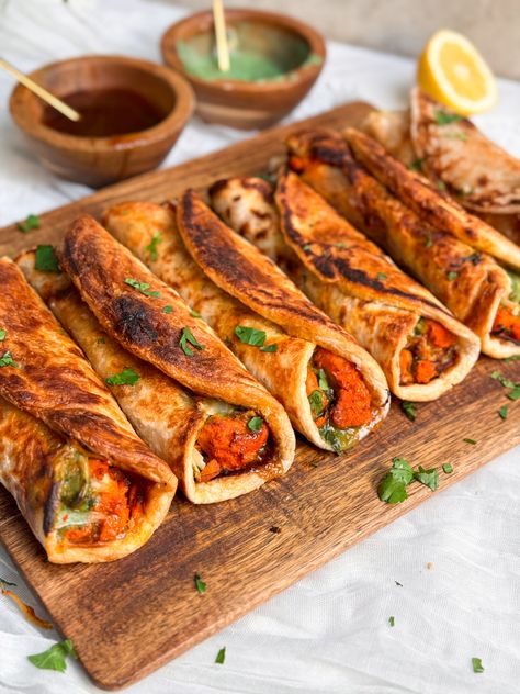 Chicken Tikka Paratha Rolls - BAKE WITH ZOHA Pepper Noodles, Paratha Roll, Chicken Bread, Popular Dinner Recipes, Meatless Main Dishes, Paratha Recipes, Stuffed Shells Recipe, Chicken Rolls, Pakistani Food