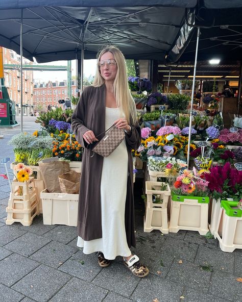 one more Amsterdam story🤎 dress @americanvintage_officiel cardigan @zara (size L) #femininestyle #femininefashion #florencestyle #florencefashion #florenceitaly #amsterdamstyle #amsterdamfashion #longknitcardigan #maxicardigan #leopardprintshoes girl amsterdam walk street style feminine fashion autumn outfit ideas long maxi knit cardigan chocolate milk palette colour inspo Florence Fashion, Autumn Outfit Ideas, Amsterdam Fashion, Style Feminine, Leopard Print Shoes, Walking Street, Long Knit Cardigan, Maxi Cardigan, Feminine Fashion