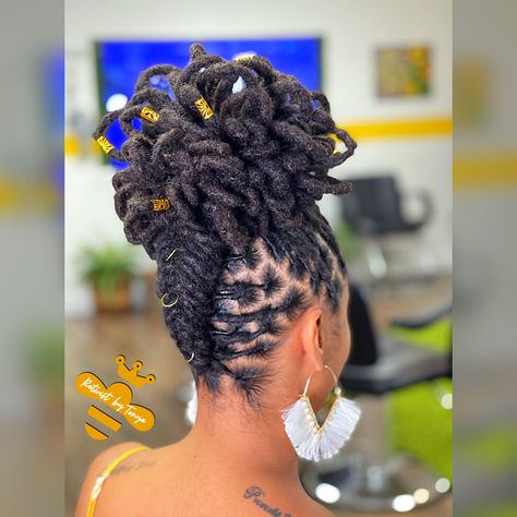 #locupdo #loc #dreads #locstyles #locstylesforwomen #weddinglocs #blackhairstyles #hairstyles Loc Styles For Wedding Classy, Loc Hairstyles Updo, Dreads Updo Styles Black Women, Holiday Loc Styles, Long Locs Updo Styles Black Women, Dreadlock Wedding Hairstyles Black Women, Wedding Loc Hairstyles, Formal Dreadlock Hairstyles, Fancy Loc Styles For Women