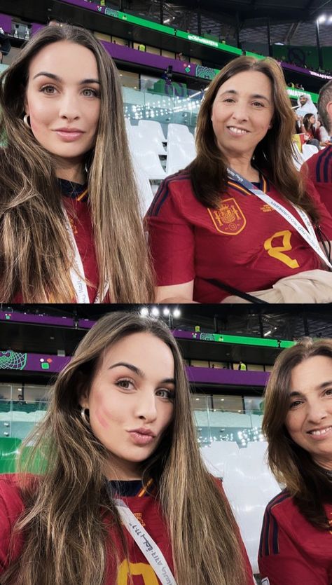 Aurora with her mother suportting Gavi during today's game And her eyes...her eyes are so beautiful 🥺🤏 Pablo Gavi Eyes, Pablo Gavi Girlfriend, Shifting Inspiration, Football Wife, Wattpad Ideas, Brunette Girls, Football Girlfriend, Footballers Wives, Football Wags