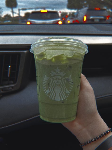 Starbucks matcha latte aesthetic. Macha Latte, Green Drink, 2023 Goals, Matcha Drink, Library Aesthetic, Green Drinks, Matcha Latte, 7th Grade, Perfect Life