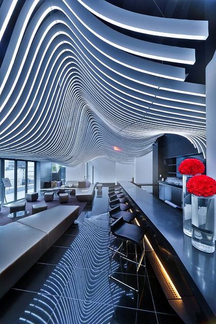 Repetition in the W Hotel Downtown, NYC // Repetición en el W Hotel de Nueva York. Futuristic Office, Sofas Design, Office Signage, Downtown Nyc, Store Concept, Design Café, Gym Interior, Plafond Design, Luxury Restaurant