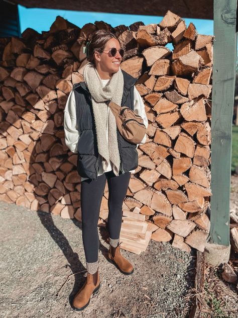 Scarf Sweater Outfit, Telluride Outfits Fall, Fall Dog Walking Outfit, Blundstone Womens Outfit, Michigan Outfit Winter, Leggings Blundstone Outfit, How To Wear Brown Chelsea Boots Women, Outfits With Blundstone Boots Women, Chelsea Boots Outfit Brown