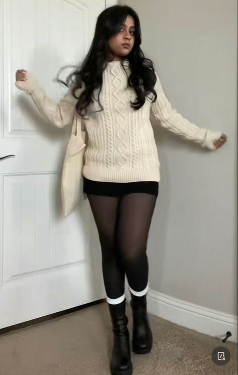 Winter Outfits Tights, Mini Skirt Winter Outfit, Mini Skirt Winter, Winter Skirt Outfit, Cute Skirt Outfits, Fall Fit, Winter Skirt, Fall Fits, Winter Fits