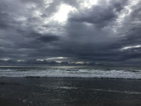 Cloudy day at the beach Beach Cloudy Day, Cloudy Beach Aesthetic, Love Imagines, Sailor Song, Cloudy Beach, Weather Women, Silver Eyes, Rainy Sky, Phantom Pain