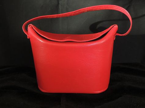 Red Leather 1960's Bucket Bag. My sister and I had these. 60’s Fashion, Diy Leather Projects, Hats And Scarves, Vintage Bucket, Bucket Purse, Bucket Handbags, Red Purses, Coat Racks, Vintage Memory