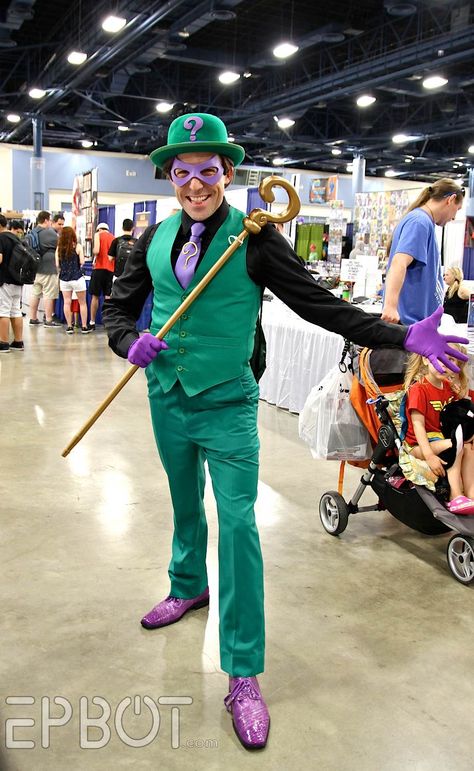 Riddler Costume Mens, The Riddler And Poison Ivy Costume, The Riddler Costume, Riddler Cosplay, Batman Penguin, Riddler Costume, Diy Costumes Men, Batman Costume Diy, Batman Rogues