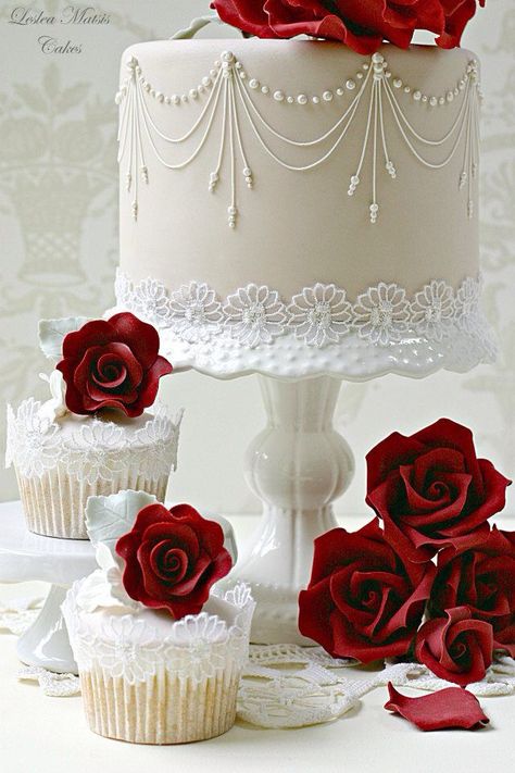 Victorian cake red & white lace Mini Torte, Tiered Cake, Wedding Cakes With Cupcakes, Elegant Cakes, Wedding Cake Inspiration, Beautiful Wedding Cakes, Gorgeous Cakes, Love Cake, Fancy Cakes