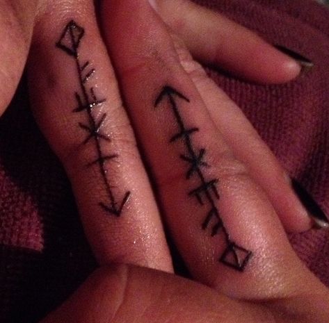 CafeMom.com : Rune on Fingers : 50 Mother-Daughter Tattoos That Celebrate an Unbreakable Bond -- Mom definitely approved of her daughter's first tattoo. The two got matching symbolic runes on their fingers. It is a magical, private way to celebrate that special bond. Mother Daughter Symbol, Valkyrie Tattoo, Tiny Heart Tattoos, Rune Tattoo, Sigil Tattoo, Mothers And Daughters, Strength Tattoo, Mother Tattoos, Sweet Tattoos