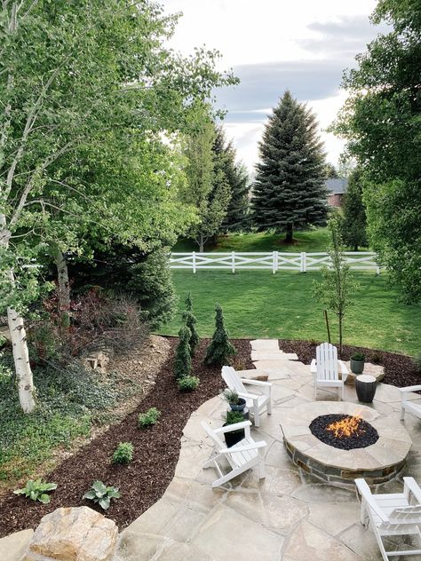 Fire Pit Backyard Landscape, Home Fire Pit Ideas, Big Country Backyard, Chris Loves Julia Backyard, Lake House Fire Pit, Farm Landscaping Ideas, Backyard Stone Patio Ideas, Firepits Backyard Landscaping, Flagstone Patio Design