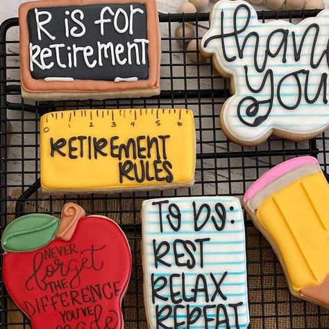 Tessie’s Take • Kristen 🍪 on Instagram: “School Retirement Cookies 🏫 🍎 ✏️ 📚 #retirementcookies #schoolretirementcookies #retirement #retirementparty #whocaresimretired…” Principal Retirement Cake, Principal Retirement Ideas, Teacher Retirement Cookies Decorated, School Teacher Retirement Party Ideas, Retirement Party Teacher, Principal Retirement Party Ideas, Teacher Retirement Cookies, Retirement Party Ideas For Teachers, Retirement Cookies Decorated