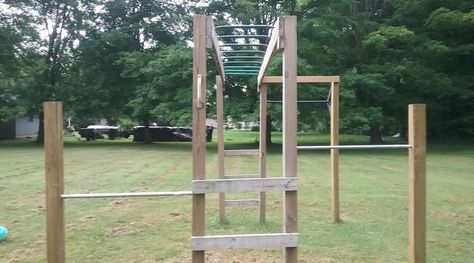 Monkey Bars For Backyard, Diy Monkey Bars, Backyard Splash Pad, Backyard Jungle Gym, Wooden Playground, Backyard Hammock, Backyard Design Ideas, Backyard Playhouse, Backyard Swings