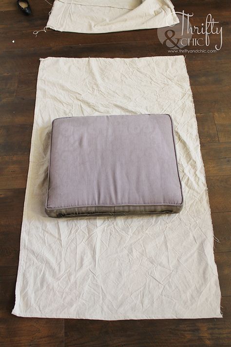 DIY Drop Cloth patio cushion slipcovers. Easy tutorial on how to make new slipcovers out of drop cloths for patio seats or cushions! Budget friendly ways to update your patio. Diy Patio Furniture Cushions, Diy Patio Cushions, Cheap Outdoor Patio Ideas, Drop Cloth Projects, Patio Cushion Covers, Diy Cushion Covers, Patio Furniture Diy, Patio Seat Cushions, Cheap Patio Furniture