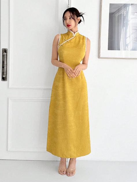 SHEIN EastFlair Contrast Lace Split Thigh Sleeveless Cheongsam DressI discovered amazing products on SHEIN.com, come check them out! Sleeveless Cheongsam, Cheongsam Design, Trendy Interiors, Plain Dress, Cheongsam Dress, Dress Yellow, Women Midi, Cheongsam, Womens Midi Dresses