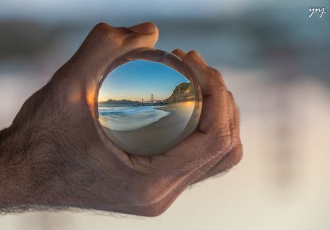 Glass Ball Photography Photo Ideas, Lense Ball Photography, Crystal Ball Photography Photo Ideas, Lens Ball Photography, Lens Ball Photography Ideas, Glass Ball Photography, Lensball Photography Ideas, Fractal Gif, Kaleidoscope Photography