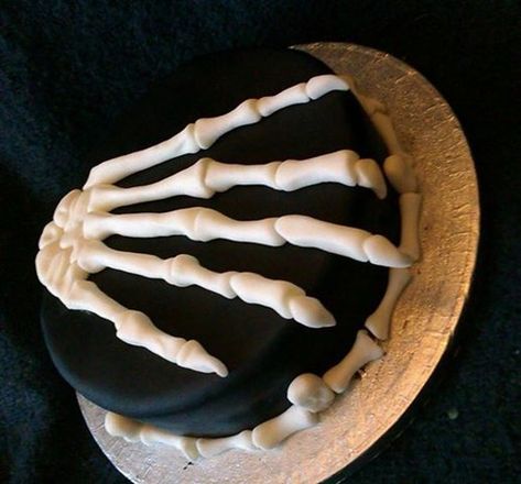 Radiology Cake, Skeleton Cake, Horror Cake, Spooky Halloween Cakes, Motorcycle Cake, Zombie Cake, Nursing Cake, Gingerbread House Parties, Monster Cake