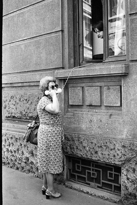 18 Funny Vintage Photos Show People's Expectation Before Mobile Phones Funny Vintage Photos, Vintage Foto's, Peisaj Urban, Images Vintage, Foto Vintage, Old Photographs, Foto Art, Photo Vintage, Old Woman