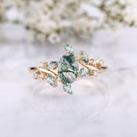 Branch Oval Moss Agate Engagement Ring Gold Ring Unique - Etsy Luxury Nature-inspired Rings With Moss Agate, خواتم خطوبة, قلادات متدلية, Gold Ring Unique, Engagement Ring Gold, Pretty Engagement Rings, Dream Wedding Ring, Smaragd Ring, Nature Inspired Engagement Ring