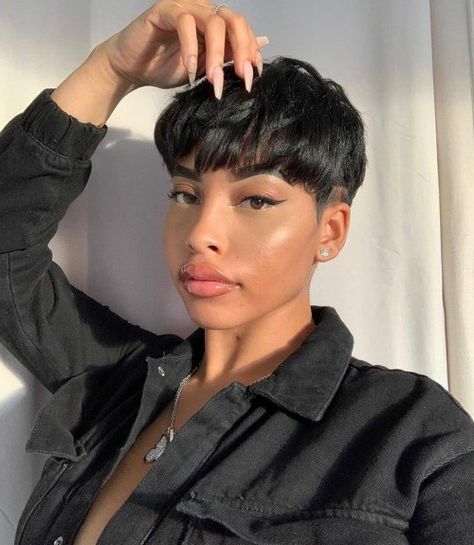 Short Chopped Cut for Black Ladies Short Hair Dont Care, Black Hair Short Cuts, Short Shaved Hairstyles, Shine Hair, Natural Hair Cuts, Short Hair Pixie Cuts, African American Wigs, Boy Cuts, Short Sassy Hair