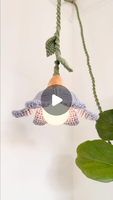 Flower Lamp Macrame, Crochet Flower Lamp, Lampe Crochet, Flower Lamps, Macrame Light, Macrame Lamp, Macrame Flower, Flower Lamp, Crochet Stitches For Beginners