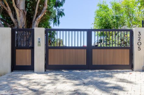 Metal And Wood Driveway Gate, Metal Front Gate Entrance Driveway, Driveway Gate With Door, Modern Privacy Gates Driveway Entrance, Driveway Gates With Pedestrian Gate, Farm Gate Design, Ranch Style Gates Driveway Entrance, Iron And Wood Gate Design, Electric Gates Driveways Wood