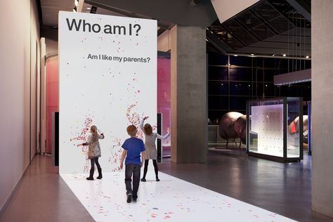 Exhibition Science Museum – Who am I? (2010) 2010  Personalized experience. Technolgy Illustration Exhibition Display, Science Museum London, Installation Interactive, معرض فني, Museum Logo, Museum Exhibition Design, Interactive Museum, Interactive Exhibition, Interactive Walls