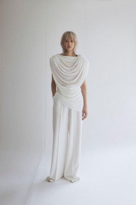 White Drapes, Draped Top, Designer Drapes, Stand Out From The Crowd, Good Girl, Be Ready, S Models, Look Fashion, High Fashion