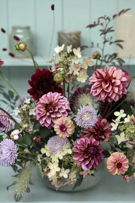 Flower Arrangements With Dahlias, Dahlia Flower Centerpieces, Dahlia Flower Bouquet, Dahlia Flower Arrangements, Dahlia Wedding Bouquets, Dahlia Bouquet, Growing Dahlias, British Flowers, Cut Flower Garden