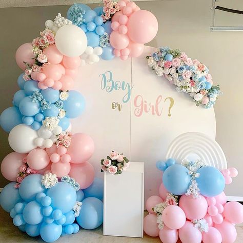 Creative Baby Shower Themes, Baby Shower Roses, Baby Shower Unique, Gender Reveal Baby Shower Themes, Baby Gender Reveal Party Decorations, Gender Reveal Party Games, Gender Reveal Party Theme, Gender Reveal Themes, Creative Baby Shower