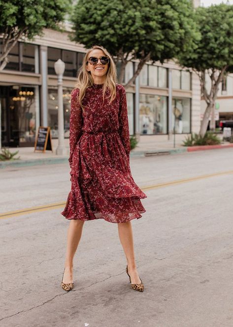 date night outfits for winter | merricksart.com Red Spring Dress, Maroon Floral Dress, Burgundy Floral Dress, Glamour Vintage, Leopard Pumps, Chique Outfits, 2020 Fashion Trends, Fashionista Style, Nude Pumps