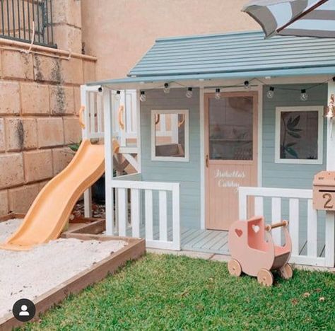 Kids playhouse outdoor interior-kids outdoor activity Cubby House Ideas, Backyard Play Spaces, Kids Cubby Houses, Kids Cubbies, Garden Playhouse, Wooden Cubby, Play Area Backyard, Backyard Playhouse, Wendy House