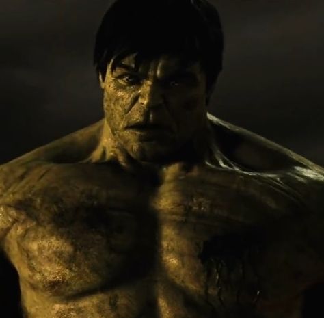 Hulk 2008, The Incredible Hulk 2008, Bruce Banner Hulk, Marvel Paintings, Avengers Poster, Avengers Film, Hulk Art, Hulk Comic, Drawing Superheroes